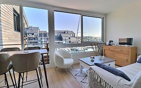 Sublime Apartment Facing The Port & Planches